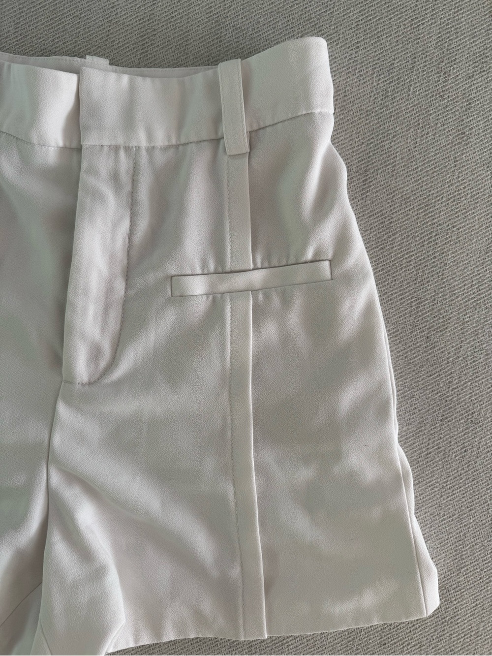 Zara White High-Waist Tailored Shorts - Picture 4 of 8